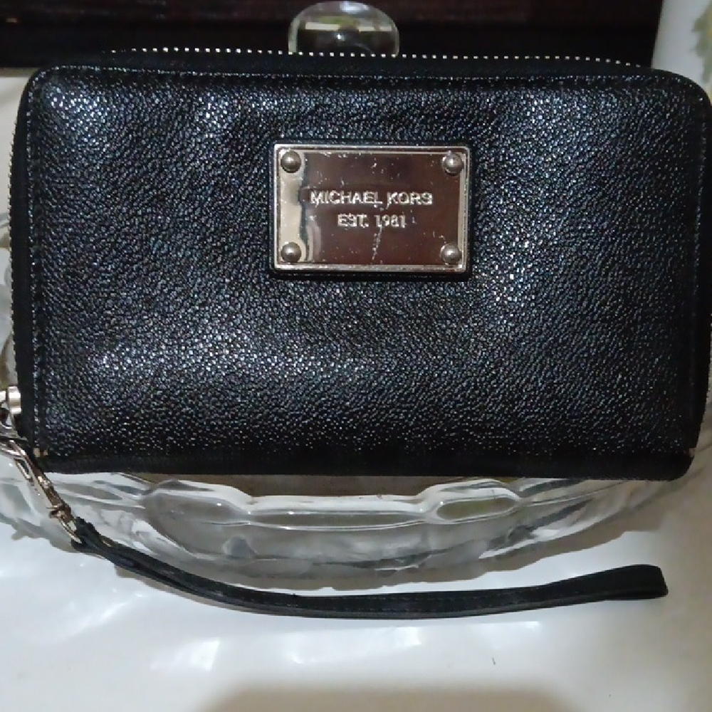 Michael Kors Black Wristlet/Wallet Holds All Essentials Long Zip Around